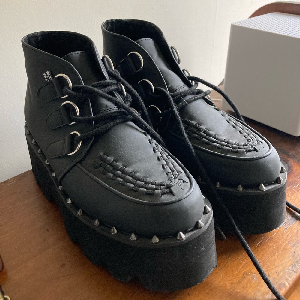 Tuk Creepers Size 8
